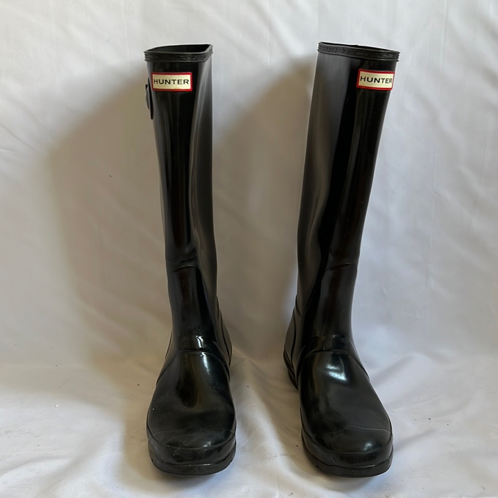 Black hunter boots